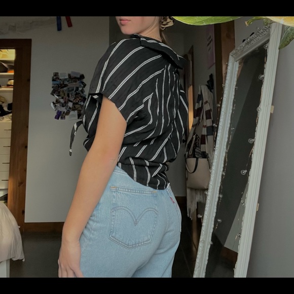 {{ Brand new Billabong striped crop shirt ❤️‍🔥}} - Picture 2 of 2